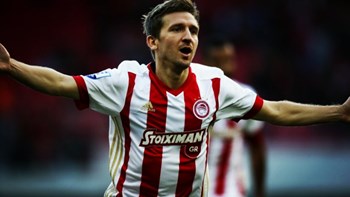 Στον Ερυθρό Αστέρα ο Μάριν, έμεινε οριστικά στον Πειραιά ο Σισέ