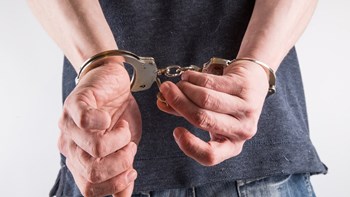 Τι ισχυρίζεται ο 73χρονος που βιντεοσκοπούσε τις ερωτικές του συνευρέσεις με ανήλικες