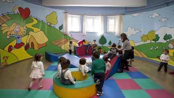 ΕΕΤΑΑ: Κανένα παιδί των πυρόπληκτων της Αττικής δεν θα μείνει εκτός βρεφονηπιακών σταθμών