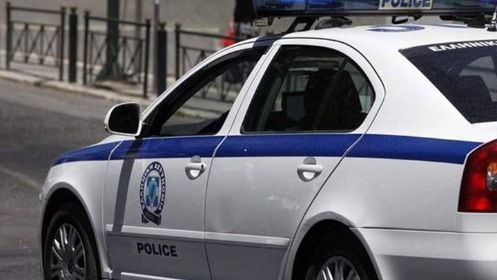 Αυτοκίνητο «καρφώθηκε» σε περίφραξη αρχαιολογικού χώρου στη Θεσσαλονίκη – ΦΩΤΟ
