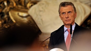 Πτώση του πέσο στην Αργεντινή – O πρόεδρος ανακοινώνει πρόγραμμα λιτότητας