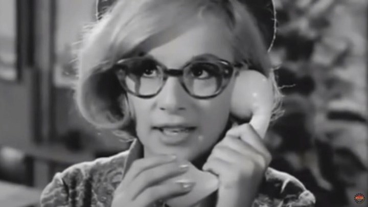 Το ΠΑΜΕ τρολάρει την κυβέρνηση με Αλίκη Βουγιουκλάκη – ΒΙΝΤΕΟ