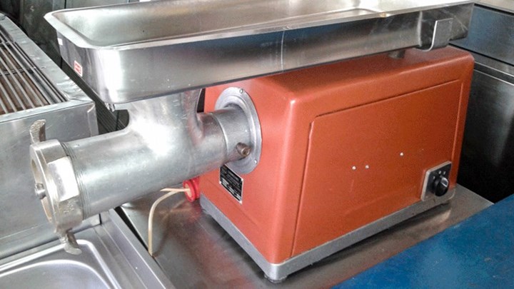 Σοκαριστικό ατύχημα στη Νάξο: Πιάστηκε το χέρι 17χρονης στη μηχανή του κιμά