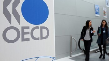 Πρωταθλήτρια στους φόρους η Ελλάδα μεταξύ των χωρών του ΟΟΣΑ