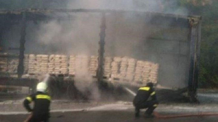 Φωτιά σε νταλίκα στην περιμετρική οδό της Πάτρας