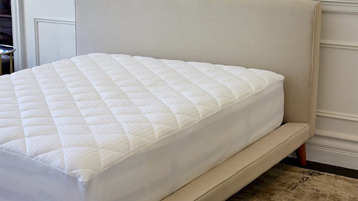 Αυτός είναι ο καλύτερος τρόπος για να καθαρίσετε το στρώμα σας – ΒΙΝΤΕΟ