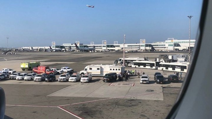 Μυστήριο με πτήση της Emirates – Σε καραντίνα το αεροσκάφος στο αεροδρόμιο της Νέας Υόρκης – BINTEO