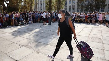 Χιλιάδες άνθρωποι απομακρύνθηκαν από τα σπίτια τους στη βόρεια Κριμαία εξαιτίας της βιομηχανικής ρύπανσης – ΦΩΤΟ