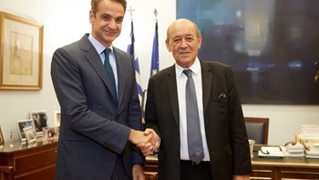 Συνάντηση Μητσοτάκη με τον υπουργό Εξωτερικών της Γαλλίας