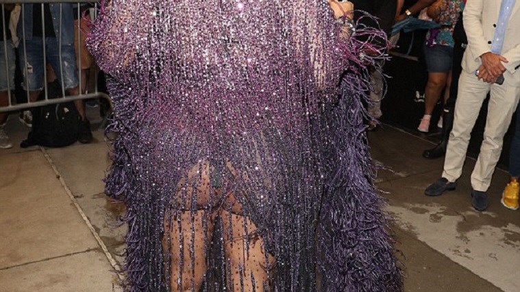 Αποκαλυπτική εμφάνιση για γνωστή τραγουδίστρια – ΦΩΤΟ