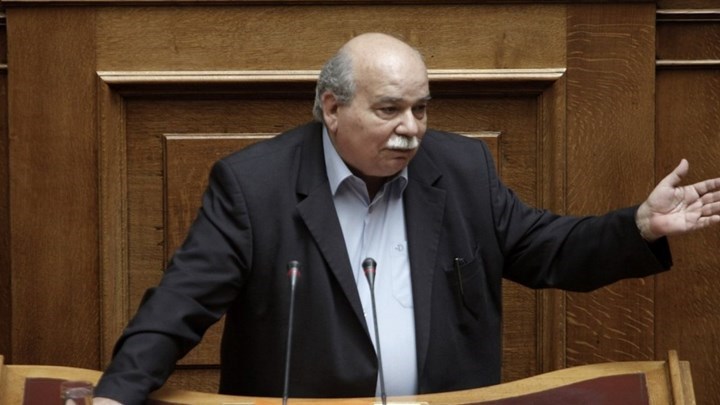 Βούτσης σε Δημαρά: Συμμερίζομαι τις δραματικές ώρες που περνάει η οικογένειά σου