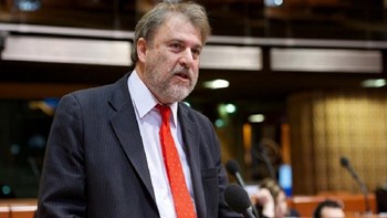 Ο Νότης Μαριάς καλεί τον νέο υπουργό Δικαιοσύνης να δώσει άδεια εκτέλεσης της απόφασης για τις γερμανικές αποζημιώσεις του Διστόμου – ΒΙΝΤΕΟ