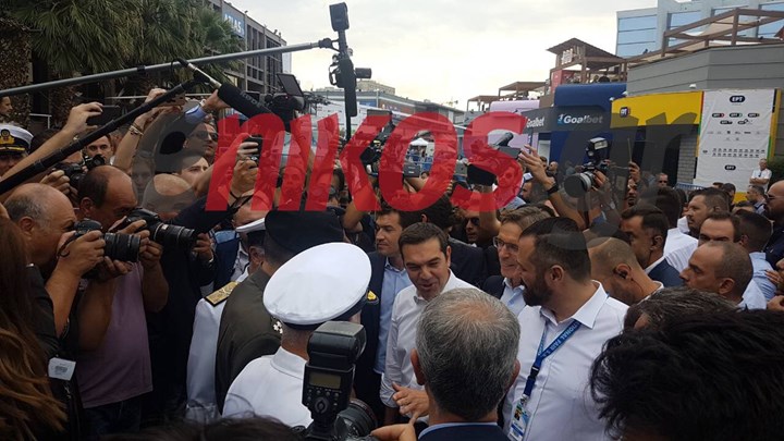 Στα περίπτερα της ΔΕΘ ο Αλέξης Τσίπρας – ΒΙΝΤΕΟ – ΦΩΤΟ