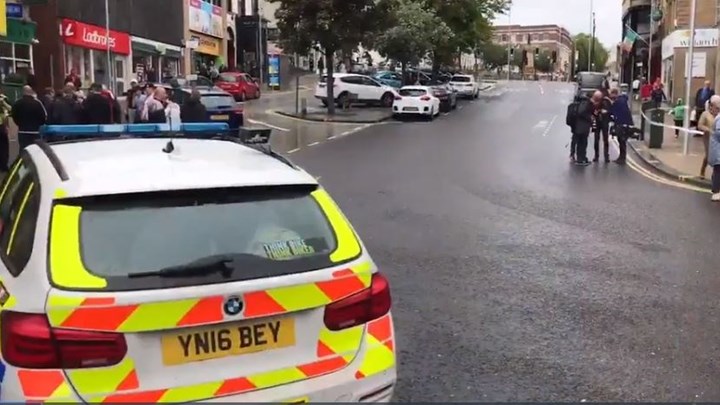 Μία γυναίκα συνελήφθη για την επίθεση με μαχαίρι στην πόλη Μπάρνσλεϊ της Αγγλίας