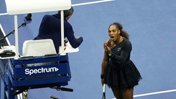 Πρόστιμο 17.000 δολαρίων στην Σερένα Ουίλιαμς για το «θερμό» επεισόδιο στον τελικό του US Open – ΒΙΝΤΕΟ