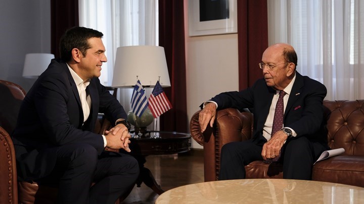 Ο υπουργός Εμπορίου των ΗΠΑ στην ΕΡΤ: Ο Τσίπρας είναι σαφώς υπέρ της Αμερικής, όπως κι εμείς υπέρ της Ελλάδας – ΒΙΝΤΕΟ