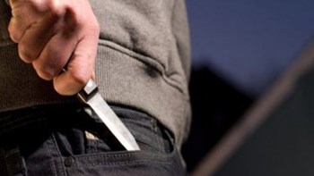 Βγήκαν τα μαχαίρια σε μπαρ στα Χανιά έπειτα από καβγά – Ένας τραυματίας