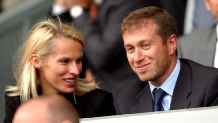 Η πρώην σύζυγος του Ρόμαν Αμπράμοβιτς “σπάει” τη σιωπή της – Τι είπε για τα πέντε παιδιά τους και τη ζωή μετά το διαζύγιο – ΦΩΤΟ