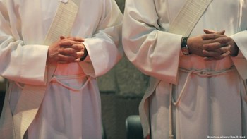 Χιλιάδες παιδιά κακοποιήθηκαν σεξουαλικά από ιερείς στη Γερμανία
