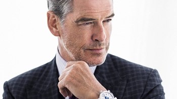 Ο Πιρς Μπρόσναν προσέχει τη φόρμα του και στα 65 του – Ξεκίνησε πιλάτες – ΦΩΤΟ