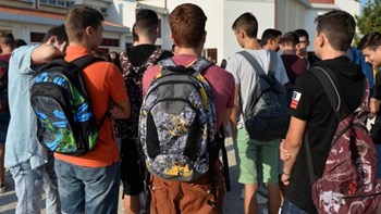 Διευκρινίσεις για την αλλαγή της ώρας έναρξης των μαθημάτων ζητά η ΔΟΕ