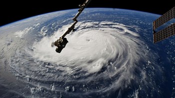 ΗΠΑ: Με καταστροφικές πλημμύρες απειλεί τις νοτιοανατολικές ακτές ο τυφώνας “Φλόρενς”