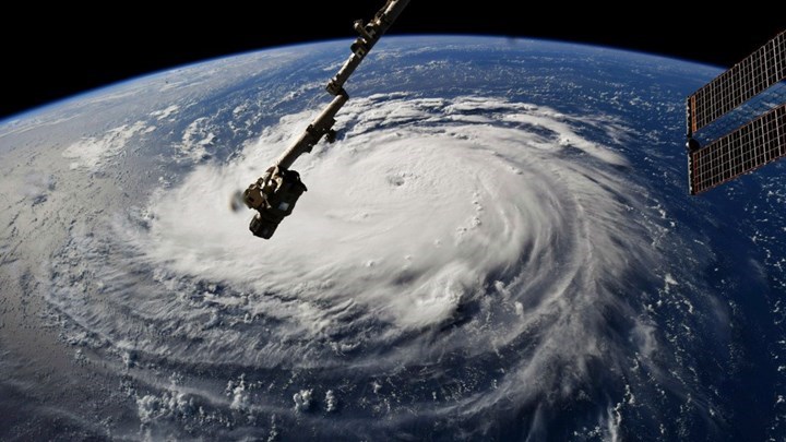 Εξασθένησε ο κυκλώνας Φλόρενς – Υποβαθμίστηκε σε κυκλώνα κατηγορίας 2
