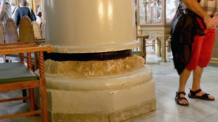 Ρωγμές στον ναό του Αγίου Μηνά στο Ηράκλειο – Κινδυνεύουν τα καμπαναριά – ΦΩΤΟ