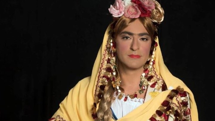 Το πρώτο κλικ Αλευρά στο ρόλο της…Μαλάμως μόνο στο enikos.gr