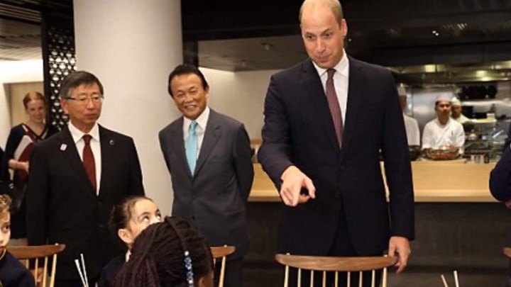 Κληρονομικό το… χάρισμα του γκαφατζή στη Μ. Βρετανία – Ο πρίγκιπας Ουίλιαμ αντέγραψε τον παππού του -BINTEO