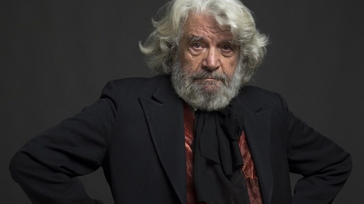 Το enikos.gr στη φωτογράφιση του Αντωνόπουλου για το «Μαρξ στο Σόχο»