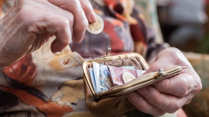 Σάλος με τηλεγράφημα του ΑΠΕ για τις συντάξεις – Οι αντιδράσεις της αντιπολίτευσης, οι αποστάσεις της Κομισιόν και το “άδειασμα” από το ΥΠΟΙΚ