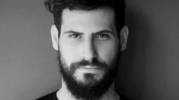 Ο Πατριαρχέας πλάι στην Κίτσου στην Τερέζα Ρακέν που σκηνοθετεί η Μελεμέ