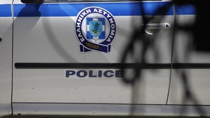 Πατέρας κρατούσε όμηρο το παιδί του – Κακοποίησε και την μητέρα του παιδιού