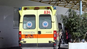 Τροχαίο ατύχημα στον Διόνυσο – Απεγκλωβίστηκαν δύο τραυματίες από την Πυροσβεστική