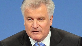 Ζεεχόφερ: Θα πετύχουμε συμφωνία για την επιστροφή μεταναστών στην Ιταλία