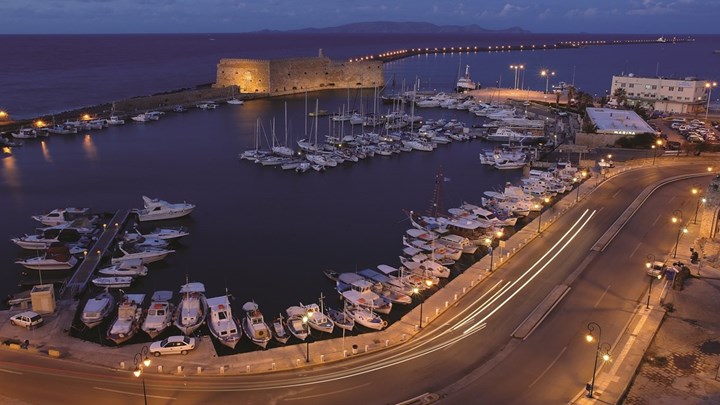 Τραγωδία στο Ηράκλειο: Νεκρός ο 16χρονος που έπεσε στο ενετικό λιμάνι