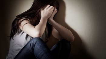 Αυτή είναι η χώρα όπου ένα στα τέσσερα κορίτσια έχει σκεφτεί να αυτοκτονήσει