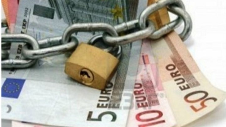 Έρχονται αυτόματες κατασχέσεις σε καταθέσεις, εισοδήματα και περιουσίες για χρέη στο Δημόσιο