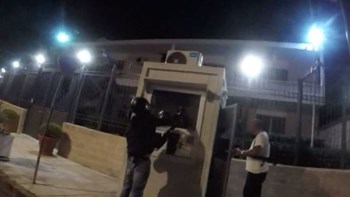 Πρόεδρος Ένωσης Αστυνομικών Νοτιοανατολικής Αττικής για την επίθεση του Ρουβίκωνα: Η σκοπιά δεν μπορεί να λειτουργήσει αποτρεπτικά