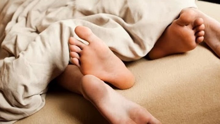 Έπιασε στα πράσα τον άντρα της με την θεία της έναν μήνα μετά τον γάμο τους – ΦΩΤΟ