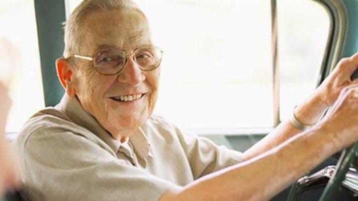 Παρατείνεται η ισχύς αδειών οδήγησης για κατόχους που συμπλήρωσαν τα 74 έτη