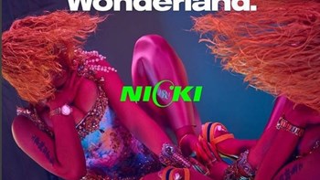 Το πιο προκλητικό εξώφυλλο της Νίκι Μινάζ – ΦΩΤΟ