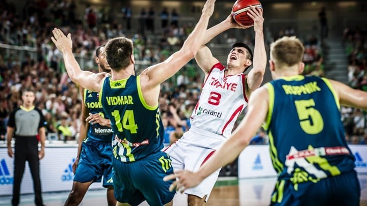 Η πρωταθλήτρια Ευρώπης Σλοβενίας κινδυνεύει να μείνει εκτός Μουντομπάσκετ