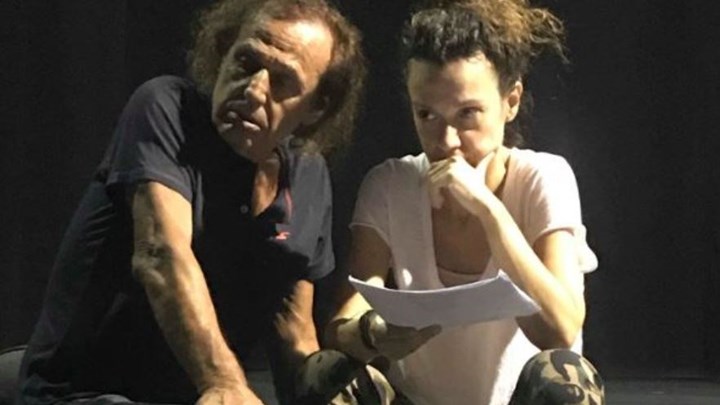 Ο Παπακωνταντίνου στις πρόβες του «Καλού ανθρώπου του Σετσουάν»