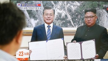 Ιστορική στιγμή: Βόρεια και Νότια Κορέα συμφώνησαν σε αποπυρηνικοποίηση της χερσονήσου