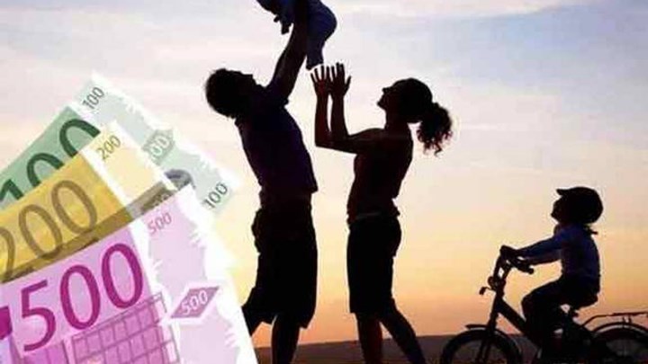 Σας αφορά: Αντίστροφη μέτρηση για τις αιτήσεις του επιδόματος παιδιού – Τι πρέπει να γνωρίζουν οι δικαιούχοι