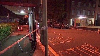 Αυτοκίνητο έπεσε πάνω σε πεζούς κοντά σε τζαμί στο Λονδίνο – Δύο τραυματίες