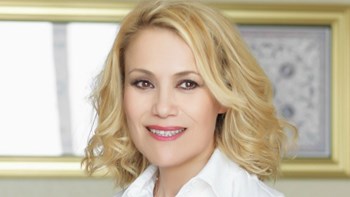 Bomb:Γαμήλιο εμβατήριο για την Κωνσταντίνα Μιχαήλ