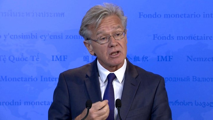 Το βιολί του το ΔΝΤ – Επιμένει για την περικοπή των συντάξεων